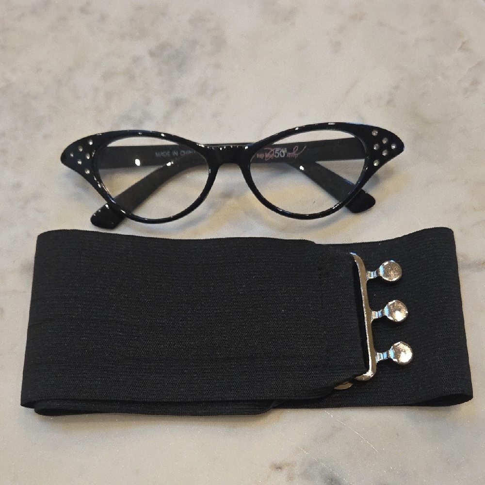 Costume Accesories Black Cat-Eye Sunglasses and Belt Set Small Stretch Belt.